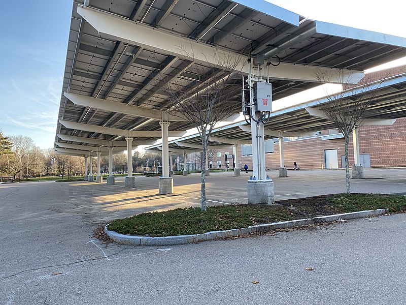 File:NNHS Walnut St solar canopy close.agr.jpg