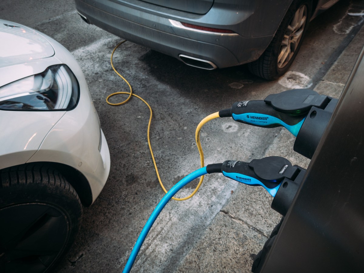 Electric vehicles charging