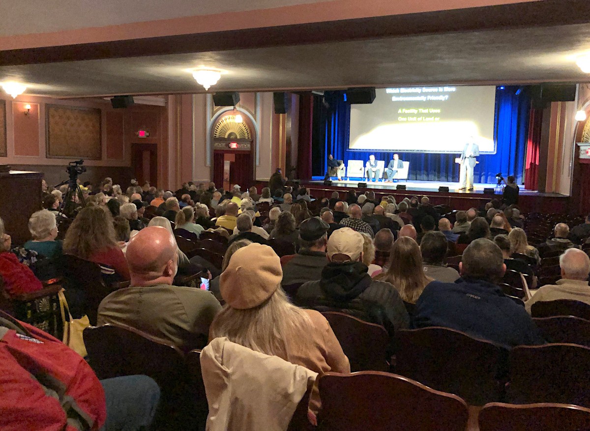 A town hall meeting in Mount Vernon, Ohio on Nov. 30.